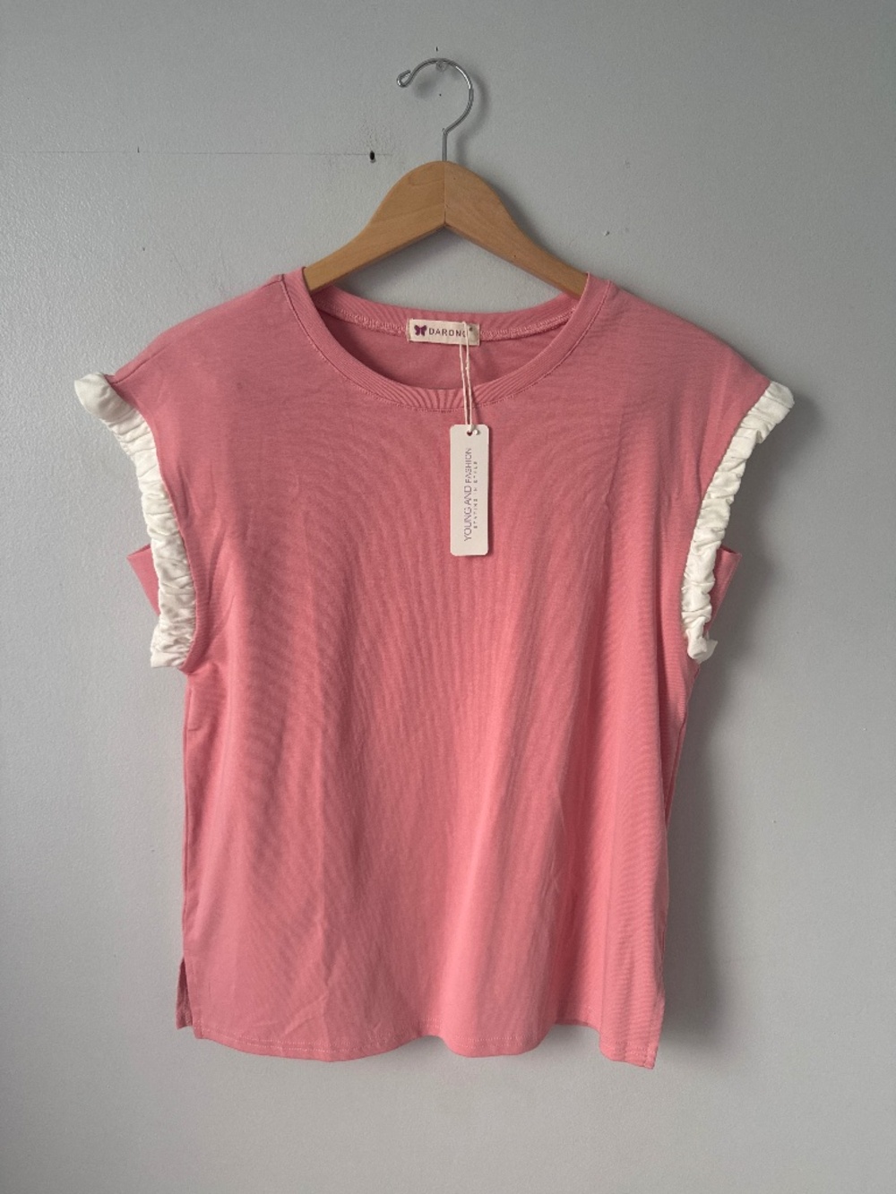 Darong 🦋 Young & fashion pink ruffle cap sleeve